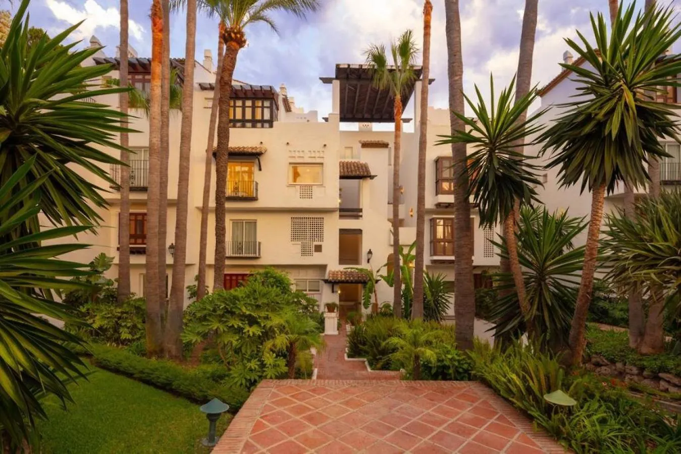 Drago 32 - Stunning Duplex Apartment In Puente Romano Resort Marbella